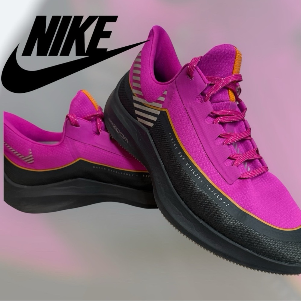 Nike Zoom Winflo 6 Shield Women's running shoes. Fire pink. Size 9.